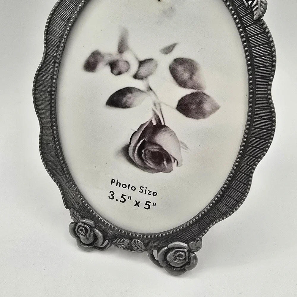 Vtg Ornate Metal Floral Photo Picture Frame Free‎ Standing